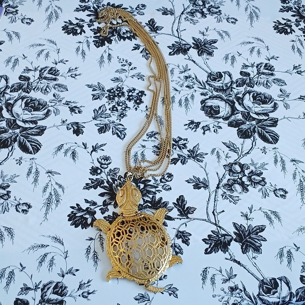Vintage Large Intricate Animal 3 Strand Goldtone Turtle Statement Necklace - Picture 2 of 12